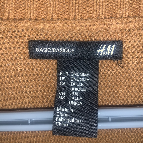 Poncho - Picture 3 of 11